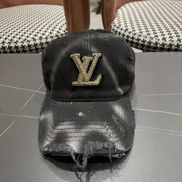 The new LV baseball cap is high-end and elegant, versatile and suitable for both men and women (61)