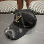 The new LV baseball cap is high-end and elegant, versatile and suitable for both men and women (61)