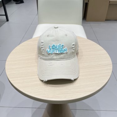The new LV baseball cap is high-end and elegant, versatile and suitable for both men and women (54)