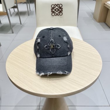 The new LV baseball cap is high-end and elegant, versatile and suitable for both men and women (32)