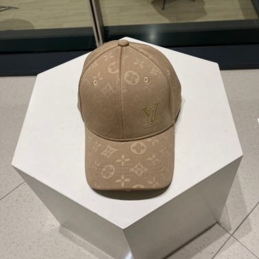 The new LV baseball cap is high-end and elegant, versatile and suitable for both men and women (29)