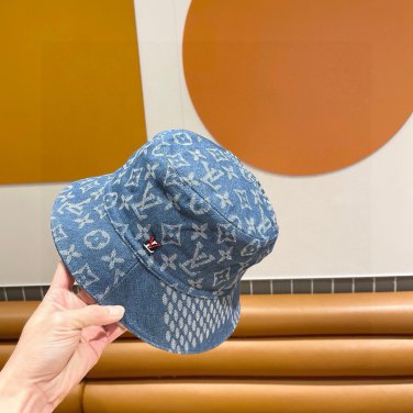 The LV LV 2024 fisherman's hat is light and breathable. Perfect silhouette (56)