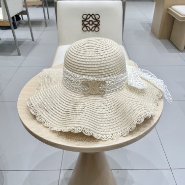 Celine's new Spring and Autumn 2025 baseball cap for girls is sweet and cute (6)