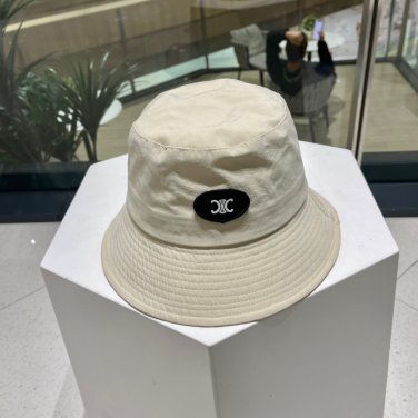 Celine's new Spring and Autumn 2025 baseball cap for girls is sweet and cute (11)
