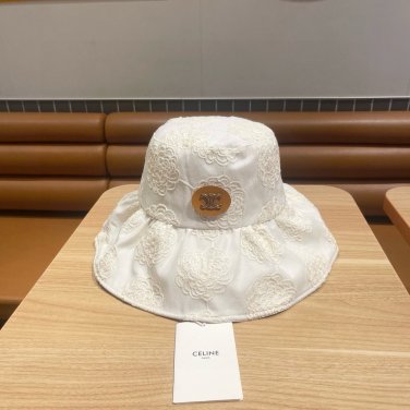 Celine's new Spring and Autumn 2025 baseball cap for girls is sweet and cute (12)