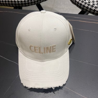 The 2025 Celine new baseball cap from a big brand is super easy to match (11)