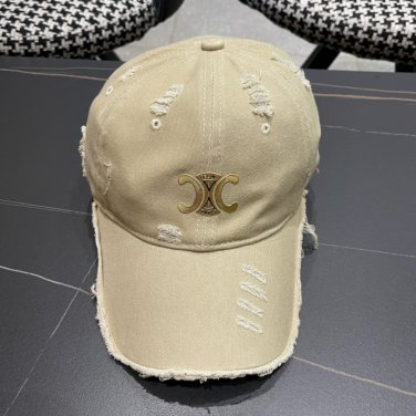 The 2025 Celine new baseball cap from a big brand is super easy to match (19)