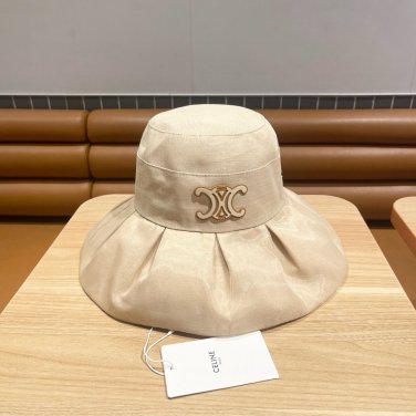 The 2025 Celine new baseball cap from a big brand is super easy to match (25)
