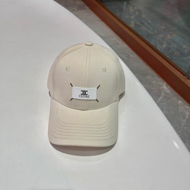 The 2025 Celine new minimalist baseball cap, a big brand style, is super easy to match (10)