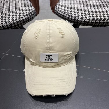 The 2025 Celine new minimalist baseball cap, a big brand style, is super easy to match (12)