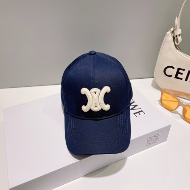 The 2025 CELINE SpringSummer denim baseball cap is super easy to match (5)