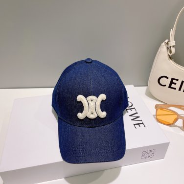 The 2025 CELINE SpringSummer denim baseball cap is super easy to match (12)