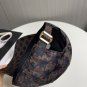 The 2025 CELINE SpringSummer denim baseball cap is super easy to match (27)