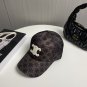 The 2025 CELINE SpringSummer denim baseball cap is super easy to match (27)