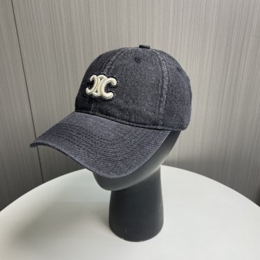 The CELINE fisherman's hat is made of pure cotton and can be worn all year round (4)
