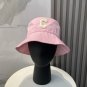 The CELINE fisherman's hat is made of pure cotton and can be worn all year round (15)