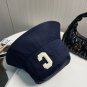 The CELINE fisherman's hat is made of pure cotton and can be worn all year round (18)