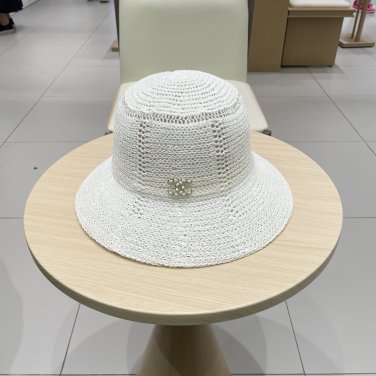 Chanel's new summer 2025 hats are versatile and casual for women (9)