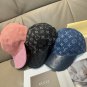 LV's new baseball cap is a great match! (3)