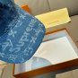 LV's new baseball cap is a great match! (5)