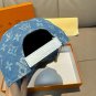 LV's new baseball cap is a great match! (5)