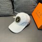 LV's new baseball cap is a great match! (8)