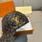 LV's new baseball cap is a great match! (13)