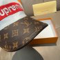 LV's new baseball cap is a great match! (15)
