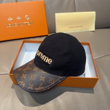 LV's new baseball cap is a great match! (16)