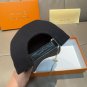 LV's new baseball cap is a great match! (16)