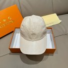 LV's new baseball cap is a great match! (17)