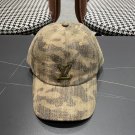 LV's new baseball cap is a great match! (36)