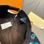 LV's new baseball cap is a great match! (60)