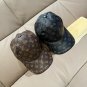 LV's new baseball cap is a great match! (67)