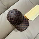LV's new baseball cap is a great match! (69)