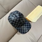 LV's new baseball cap is a great match! (70)