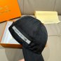 LV's new baseball cap is a great match! (72)