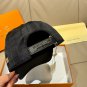 LV's new baseball cap is a great match! (72)