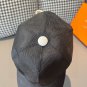 LV's new baseball cap is a great match! (78)