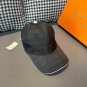 LV's new baseball cap is a great match! (79)