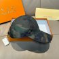 LV's new baseball cap is a great match! (81)