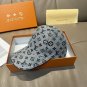 LV's new baseball cap is a great match! (104)