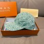 LV's new baseball cap is a great match! (106)