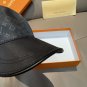 LV's new baseball cap is a great match! (110)