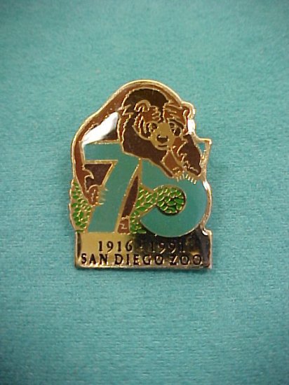 Grizzly Bear San Diego Zoo  Hat Lapel 75th. Anniversary Pin