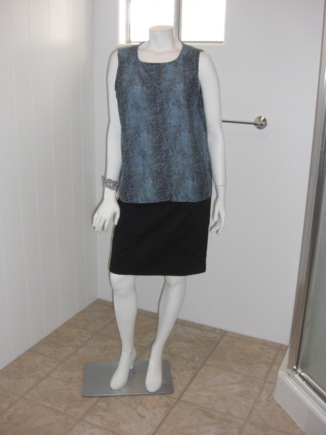 Misoka Animal Print Back Keyhole Sleeveless Tunic Blouse Sz Med