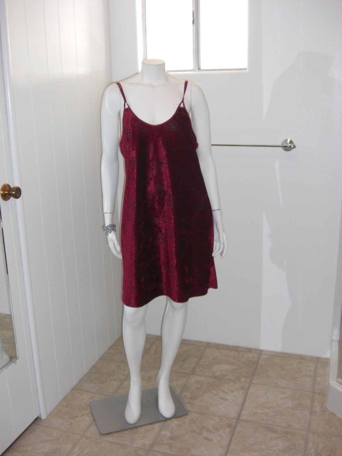 Private Luxuries Floral Print Magenta Gown Size XL