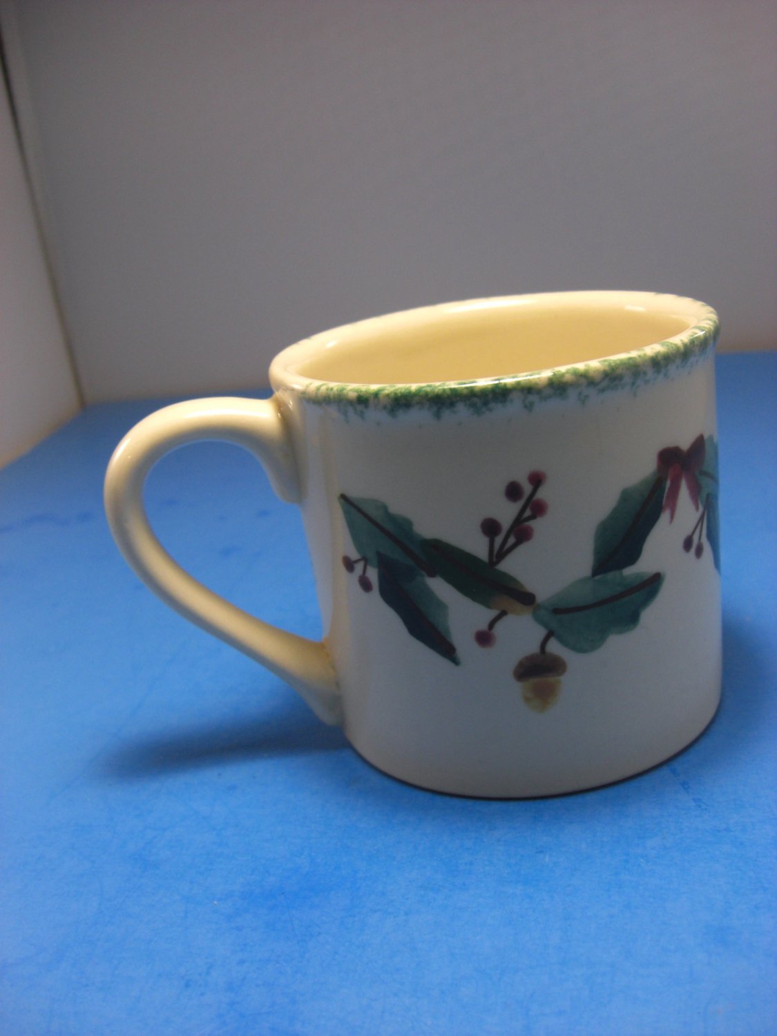 Hartstone Pottery Christmas Garland Holly Berry Heavy Stoneware Coffee Mug