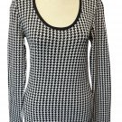 White House Black Market Petite Houndstooth Sweater. Size Small. Great Condition