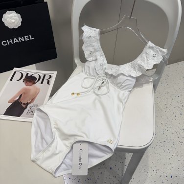 hundred and fifteenDior swimsuits, the actual product is really beautiful! Can't capture its b